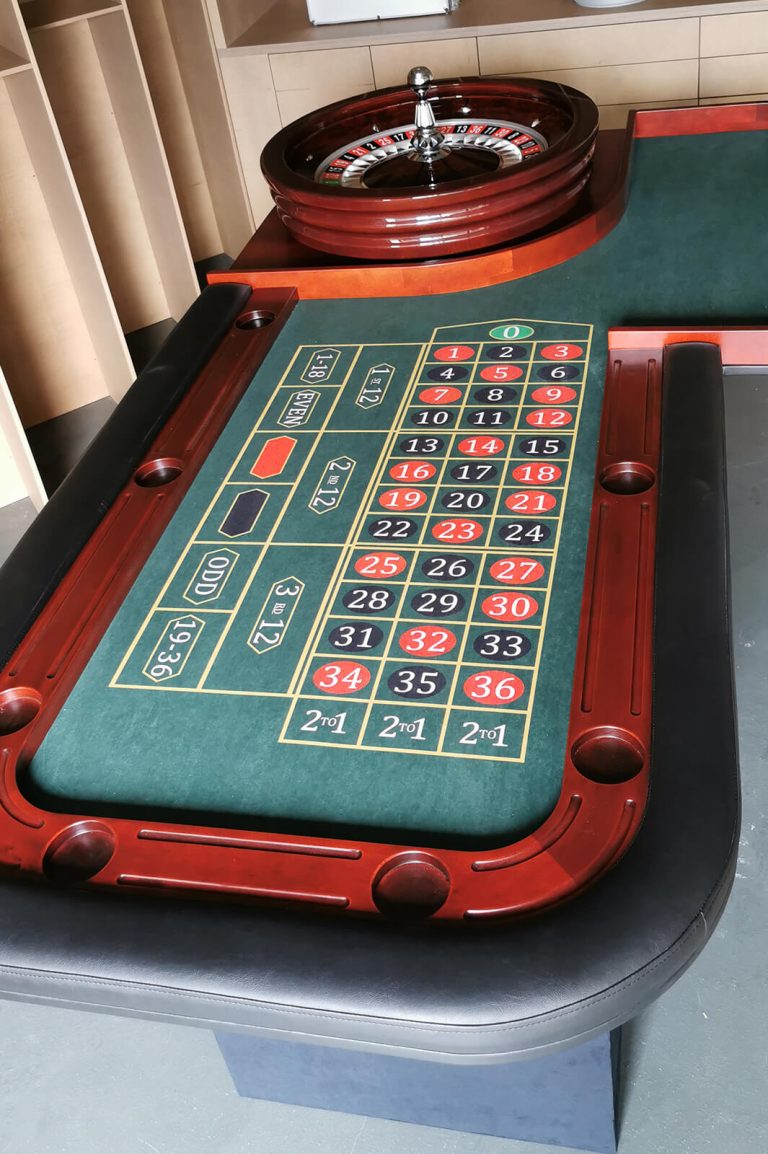 Stół do ruletki wykonany przez Fama Game Tables