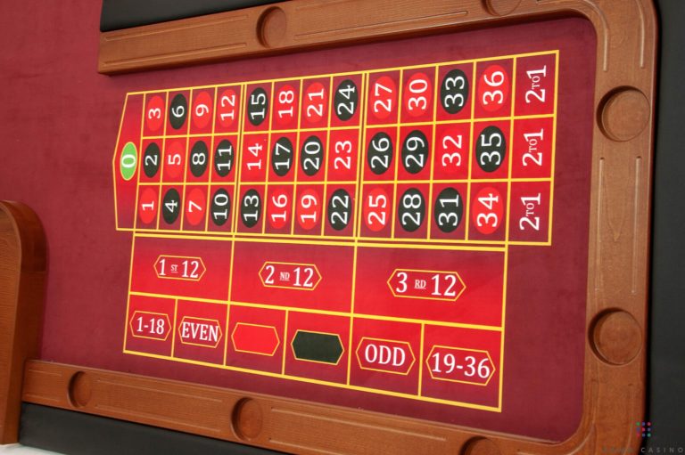 Stół do ruletki wykonany przez Fama Game Tables